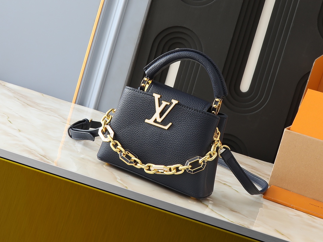Louis Vuitton LV Classic Handbag Premium Canvas Detachable Strap Special Occasion Luxury Accessory